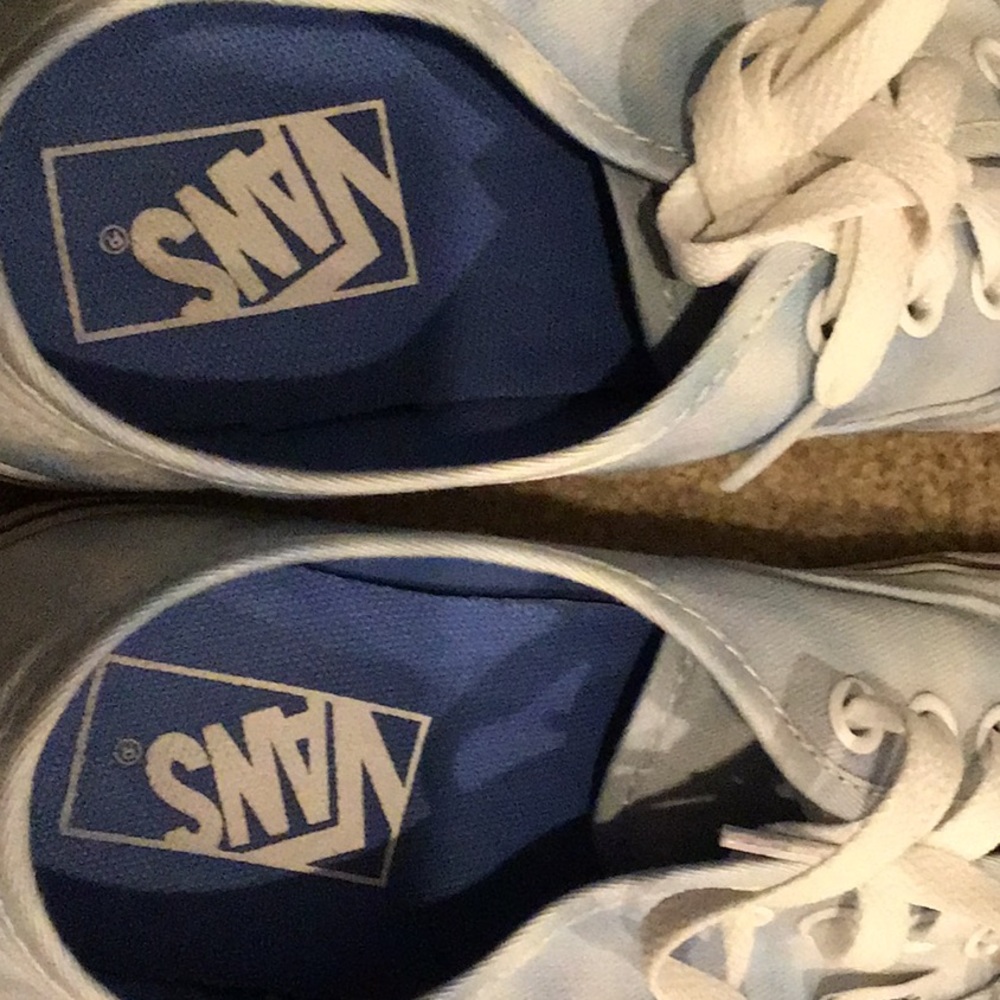 Vans - Picture 3 of 4